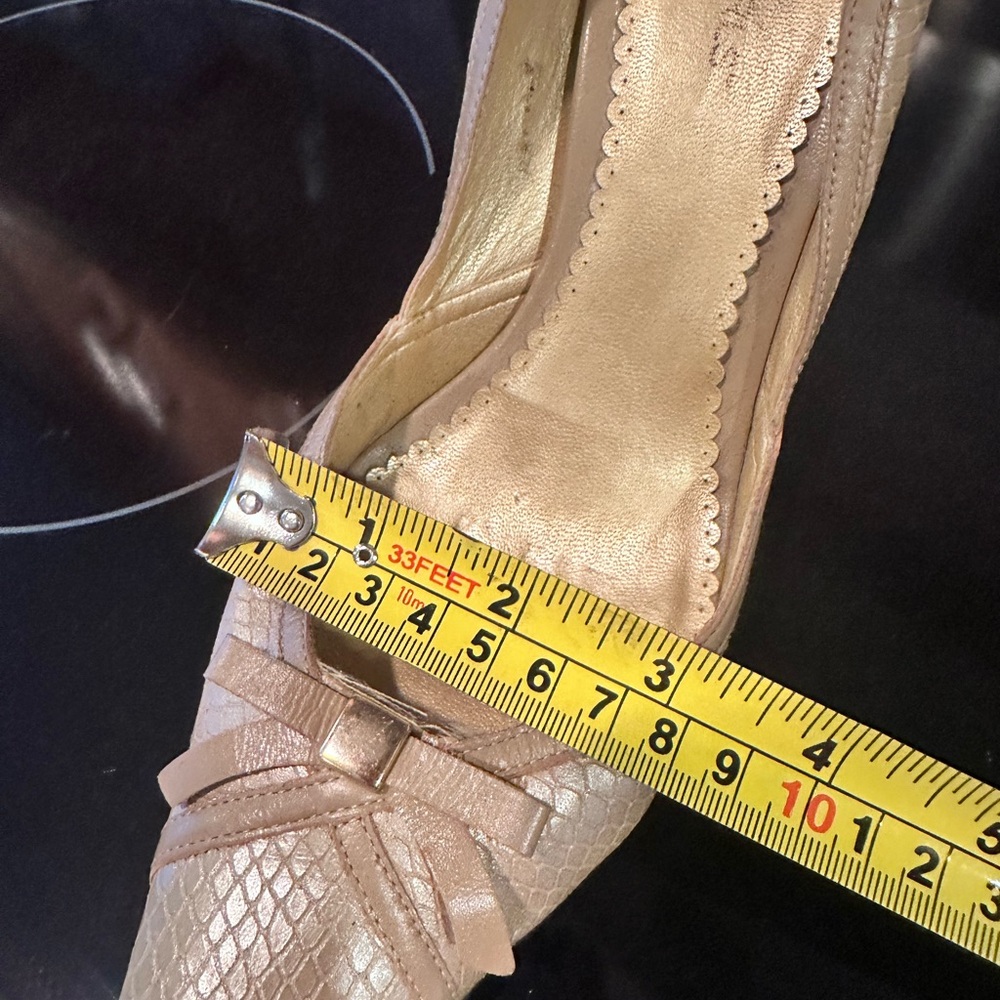 BCBGirls Nude Snakeskin-Textured Pointed Toe Bow Pumps Dress Shoes size 9.5 - Picture 14 of 16